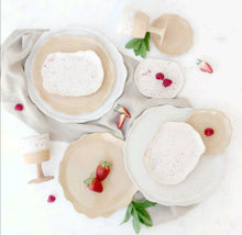 Cargar imagen en el visor de la galería, Plato de Pan - Vajilla Campiña